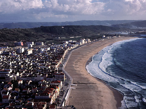 ナザレの海辺と町の絶景