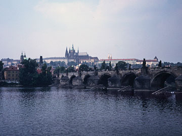 カレル橋とプラハ城