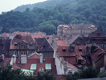 赤い屋根の邸宅群