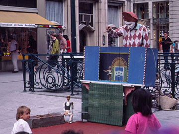 ピエロの人形劇