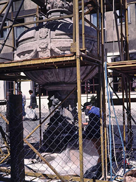 マリアの泉は修復中