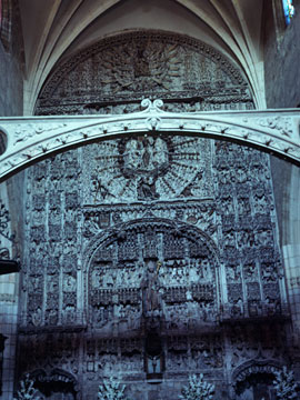 祭壇奥の飾り壁
