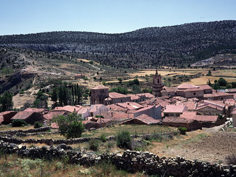 サント・ドミンゴ・デ・シロス村全景