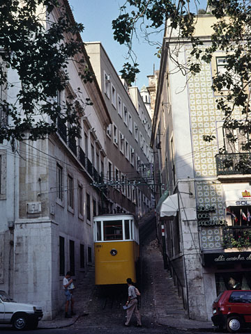 ラブラ線のケーブルカー