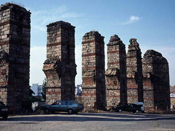 奇跡の水道橋の南端