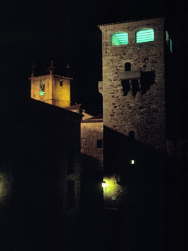ゴルフィネス・デ・アバホ邸の塔