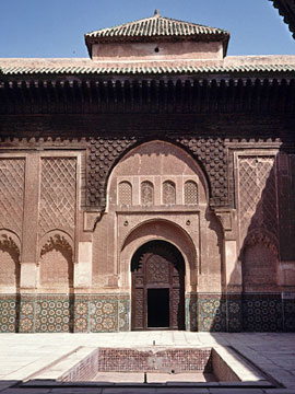 パティオの中央に沐浴場