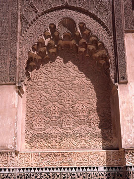 小さいアーチの装飾