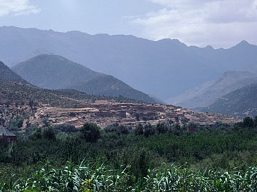 アトラス山脈とアスニ村