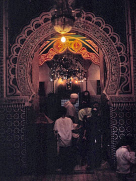 霊廟への入口