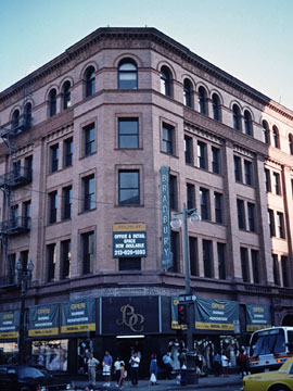 ブラッドベリー・ビル外観２