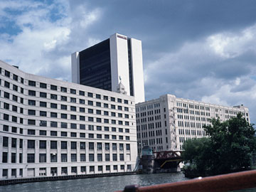 南の運河へ入る