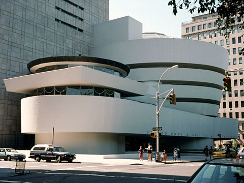 北側から見たグッゲンハイム美術館