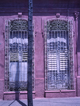 窓の鉄格子