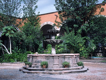 イグナシオ・ラミレス文化センター