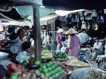 八百屋と衣料品屋