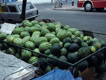街角のスイカ