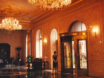 エントランスホール