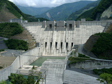 完成間近の長島ダム