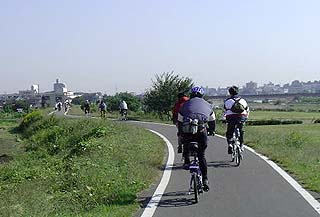 豊水橋付近の自転車道