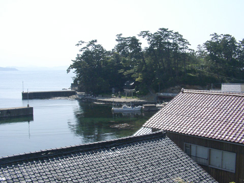 城島と小間漁港