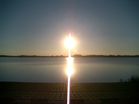 谷中湖に落ちる太陽