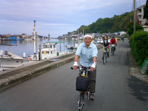 萩対岸の阿武川を行く