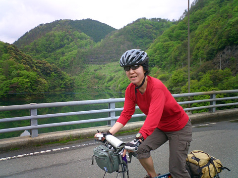 大藤大橋を渡るサリーナ