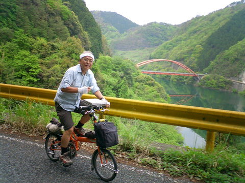 大藤大橋から上るケロガメ