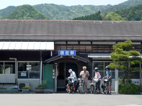 徳佐駅