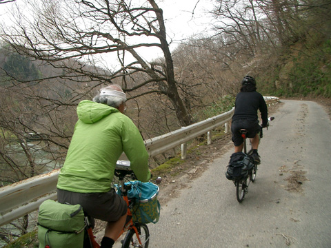 雰囲気のいい道をちょっと上る