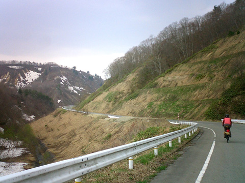 白川湖への下り