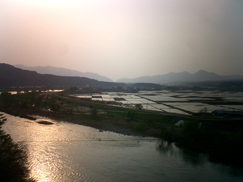 丸山大橋から西を望む