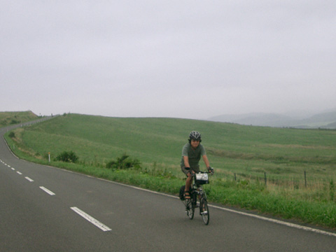 豊富温泉へ下る