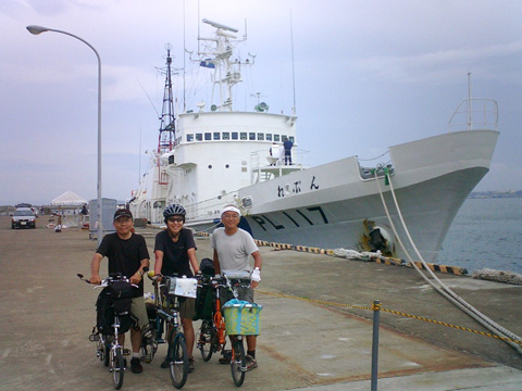 『れぶん』の前にて