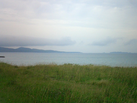 船泊からスコトン岬方面を望む