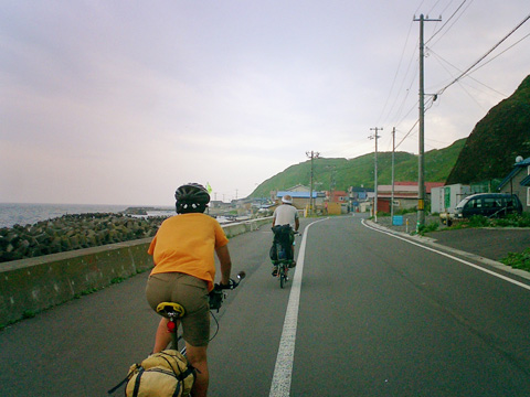 礼文島最南端へ向かう