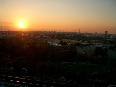 防人見返りの峠からの眺め