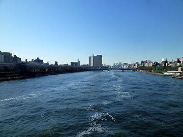 桜橋から見る隅田川