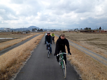 右岸の鬼怒川自転車道