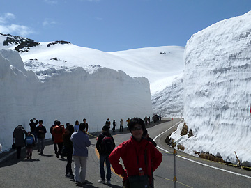 17mの雪の壁