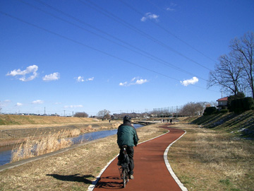 小畔川の自転車道