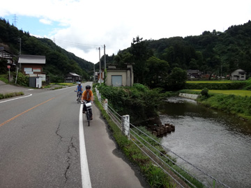 松代田沢の渋海川とR253