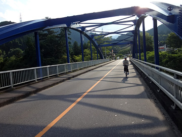 秋川に架かる沢戸橋