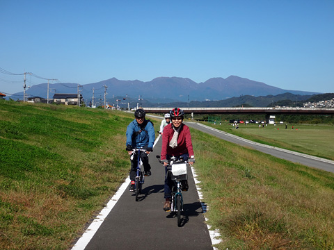 赤城山と渡良瀬川の自転車道