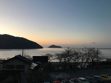 夜明けの琵琶湖