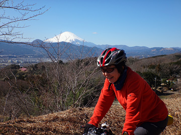 富士山を横目に進むサリーナ