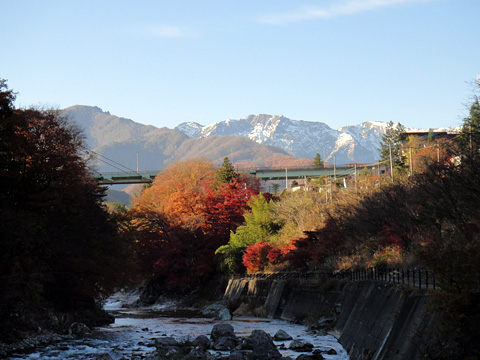 紅葉と谷川岳