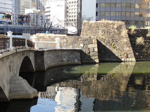 常磐橋と江戸城の石垣