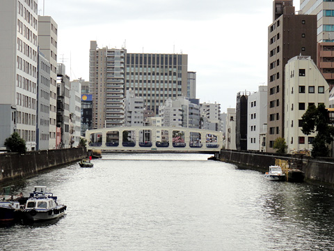 日本橋川とその出口に架かる豊海橋